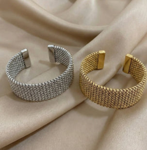 Women's Wire Embossed Titanium Steel Bracelet